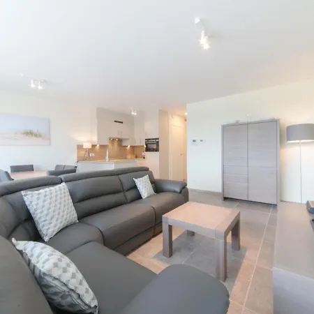 Zoe With Balcony By Interhome Appartement Bredene